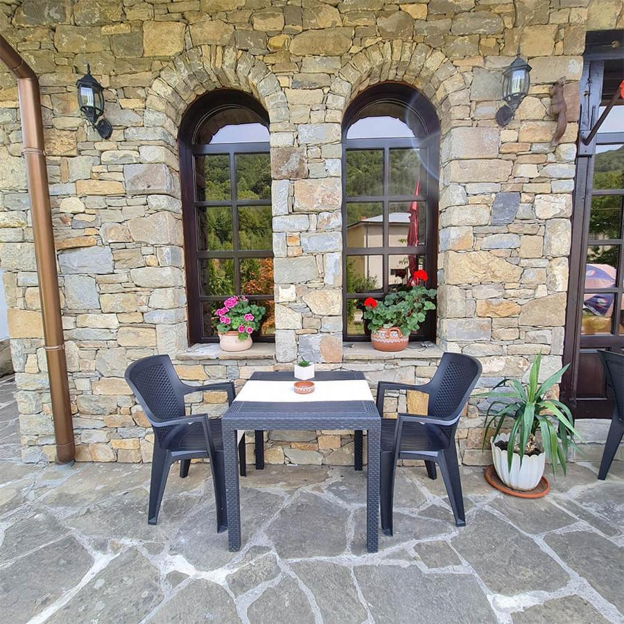 Family Hotel Chiflik Hills Exterior foto